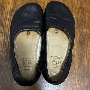 Elegant Black Leather Grounding Women's Flats